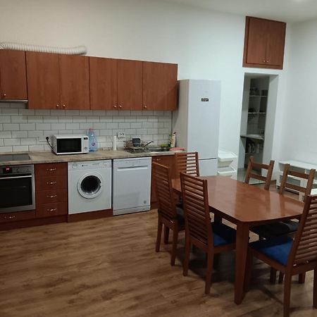 Big Cozy - Skyfall Apartment 3 Bdrm 6 Beds 1&Half Baths Budapeste Exterior foto