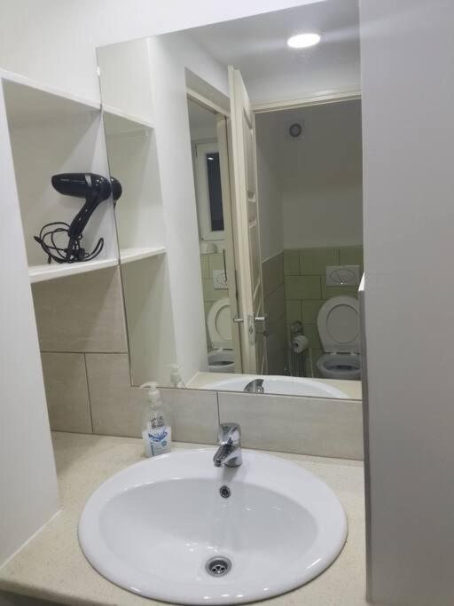 Big Cozy - Skyfall Apartment 3 Bdrm 6 Beds 1&Half Baths Budapeste Exterior foto