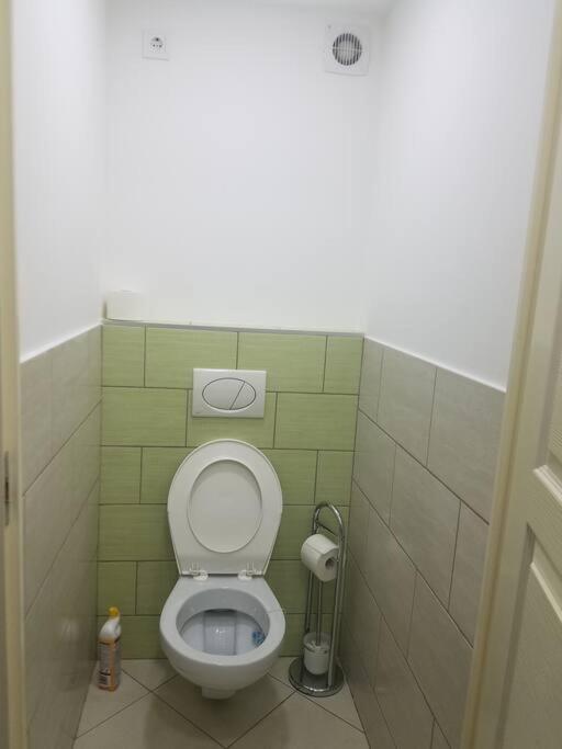 Big Cozy - Skyfall Apartment 3 Bdrm 6 Beds 1&Half Baths Budapeste Exterior foto
